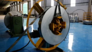 Bobina de aço galvanizado empregada na fabricação do poste Tutor 100